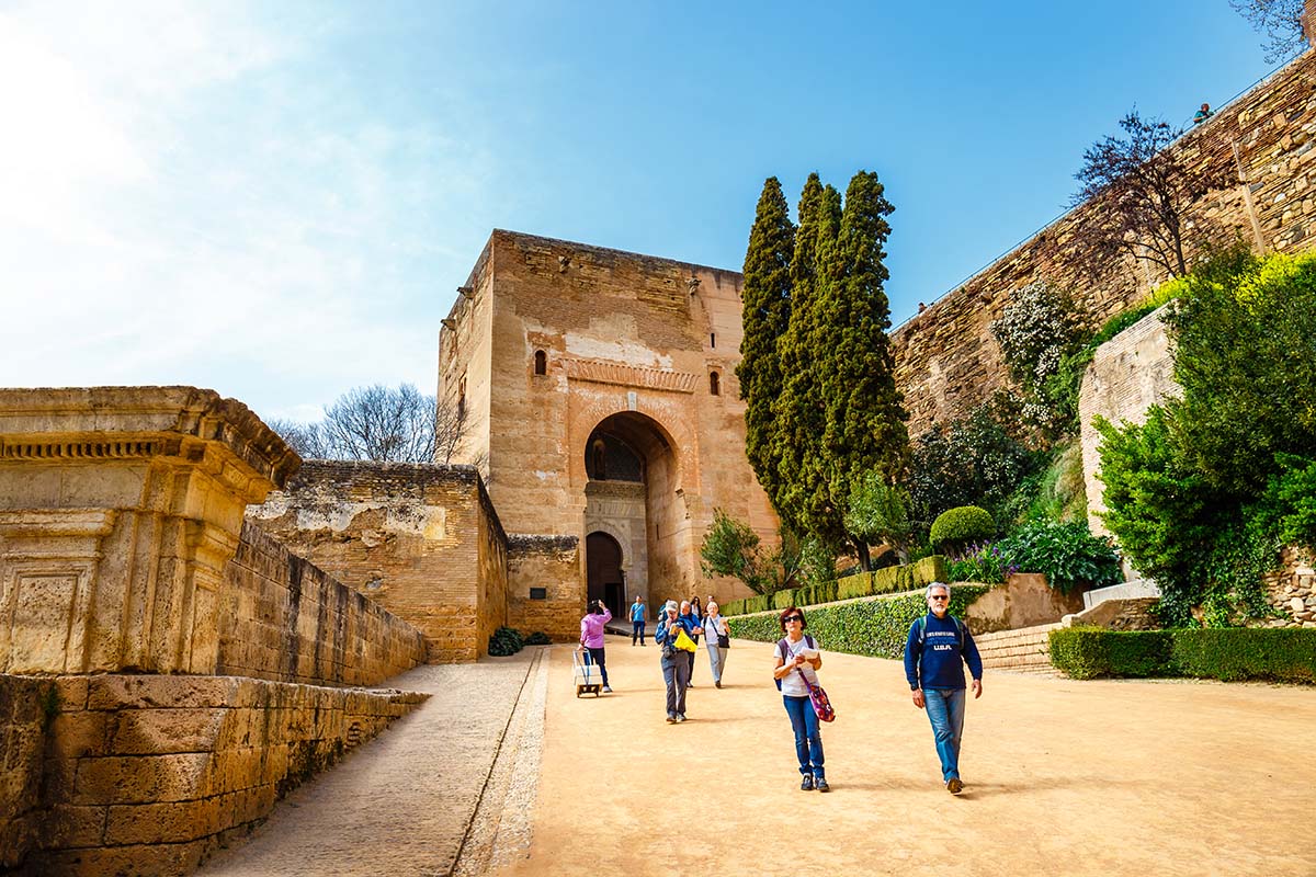 Puerta de entrada a la Alhambra Granada