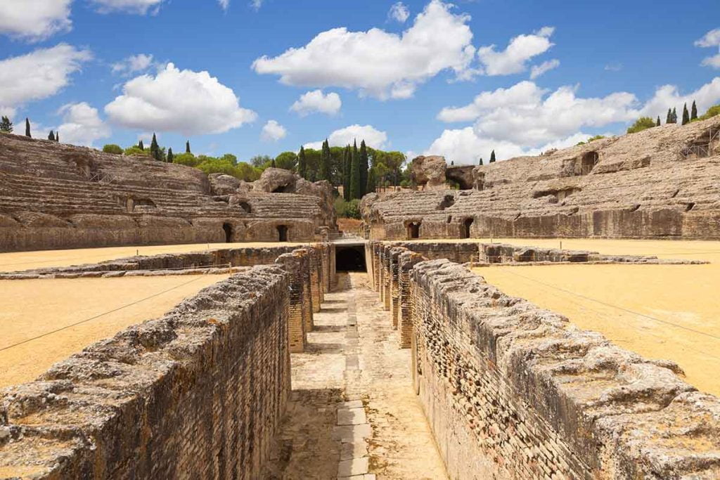 Restos romanos del Anfiteatro Romano de Itálica